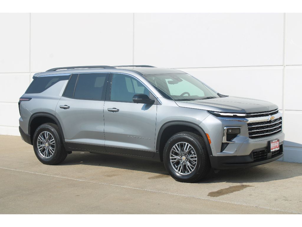 2026 Chevrolet Traverse photo 8