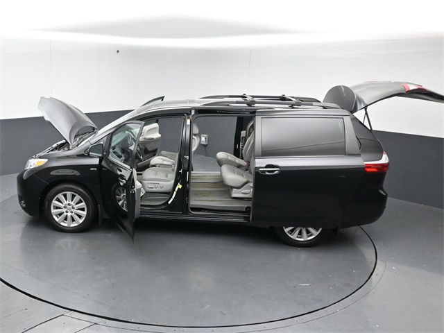 2017 TOYOTA SIENNA - Image 52