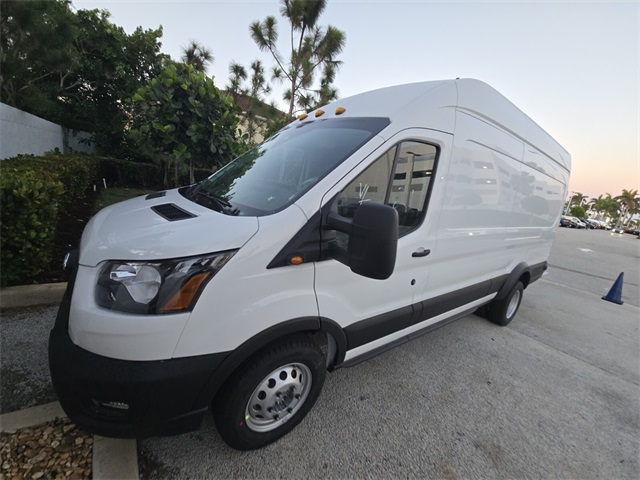 2025 Ford Transit photo 4