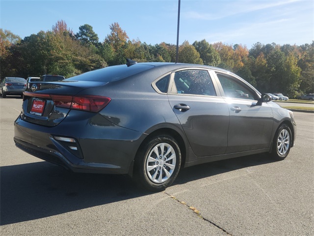 2021 Kia Forte FE photo 3