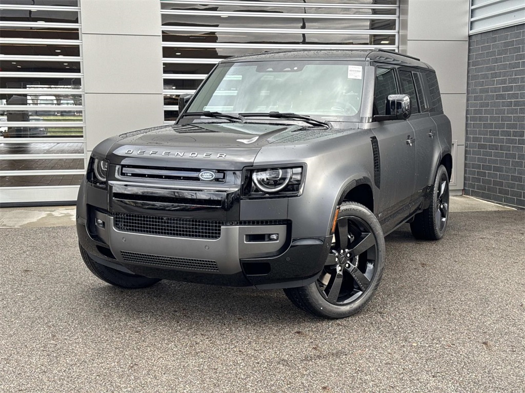 2026 Land Rover Defender V8's photo