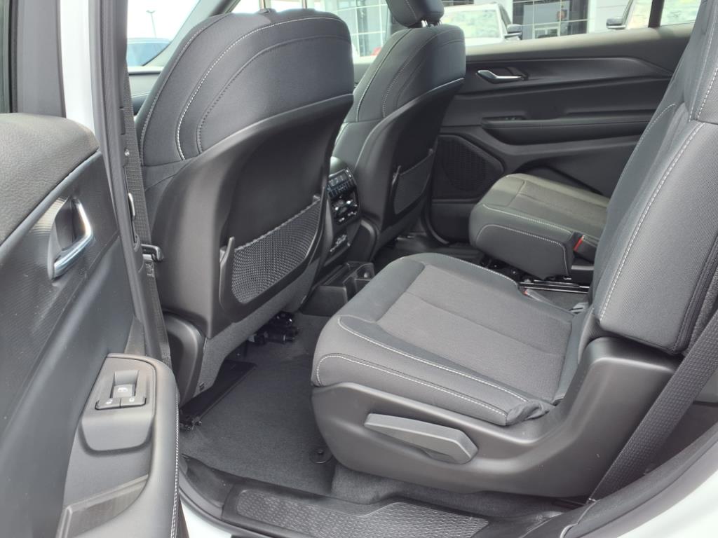 2025 Jeep Grand Cherokee Laredo X photo 4