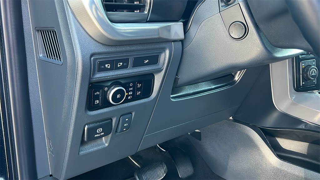 2024 Ford F-150 Lariat photo 12