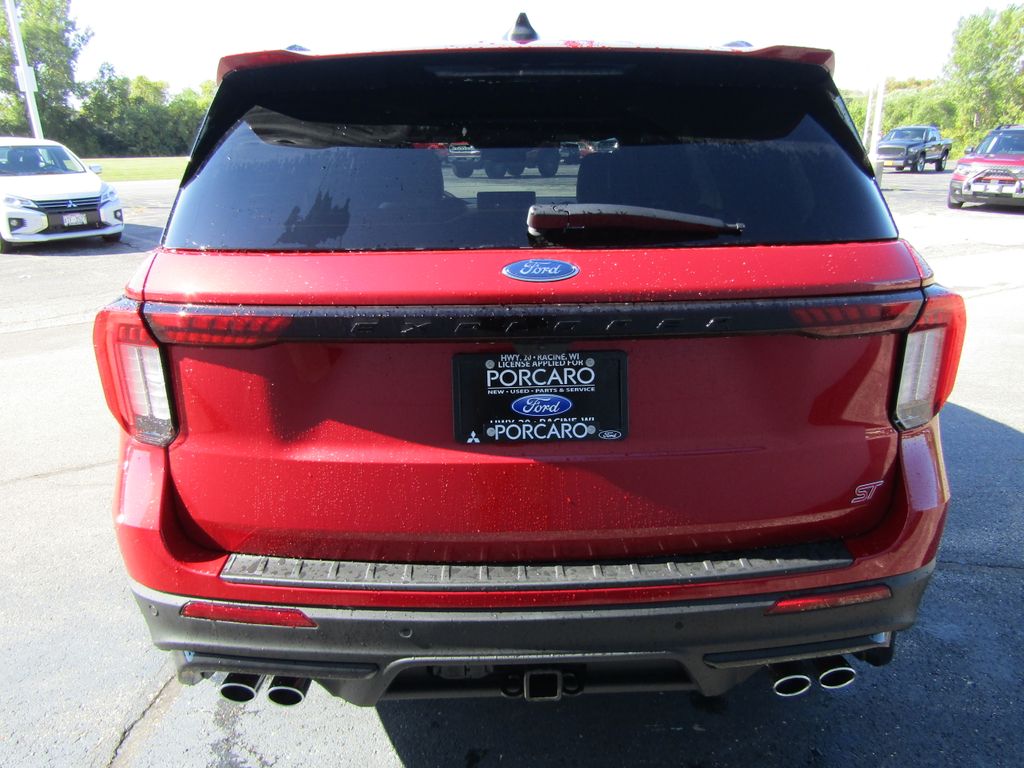 2025 Ford Explorer ST photo 6