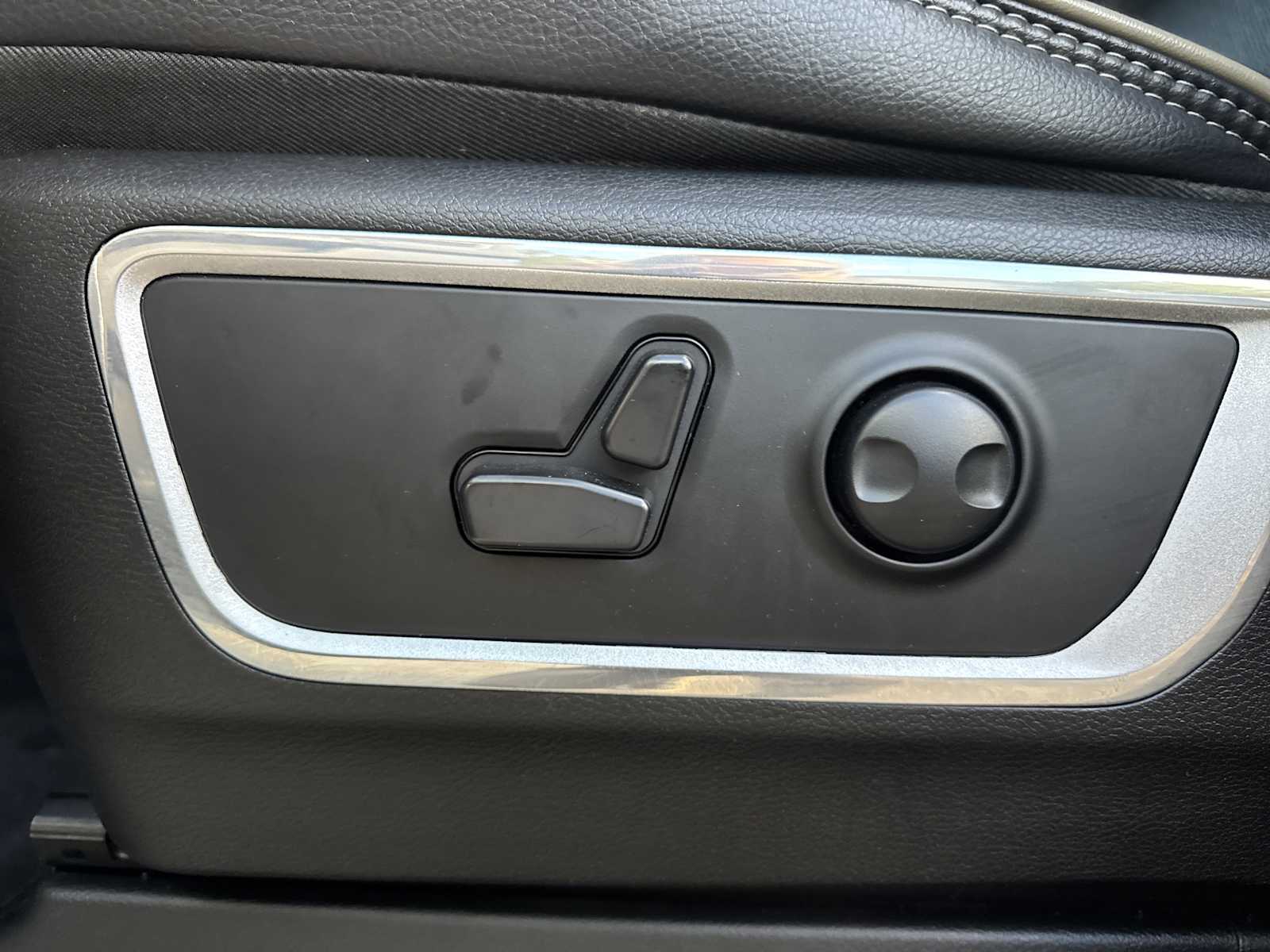 2023 Ram 1500 Laramie photo 17