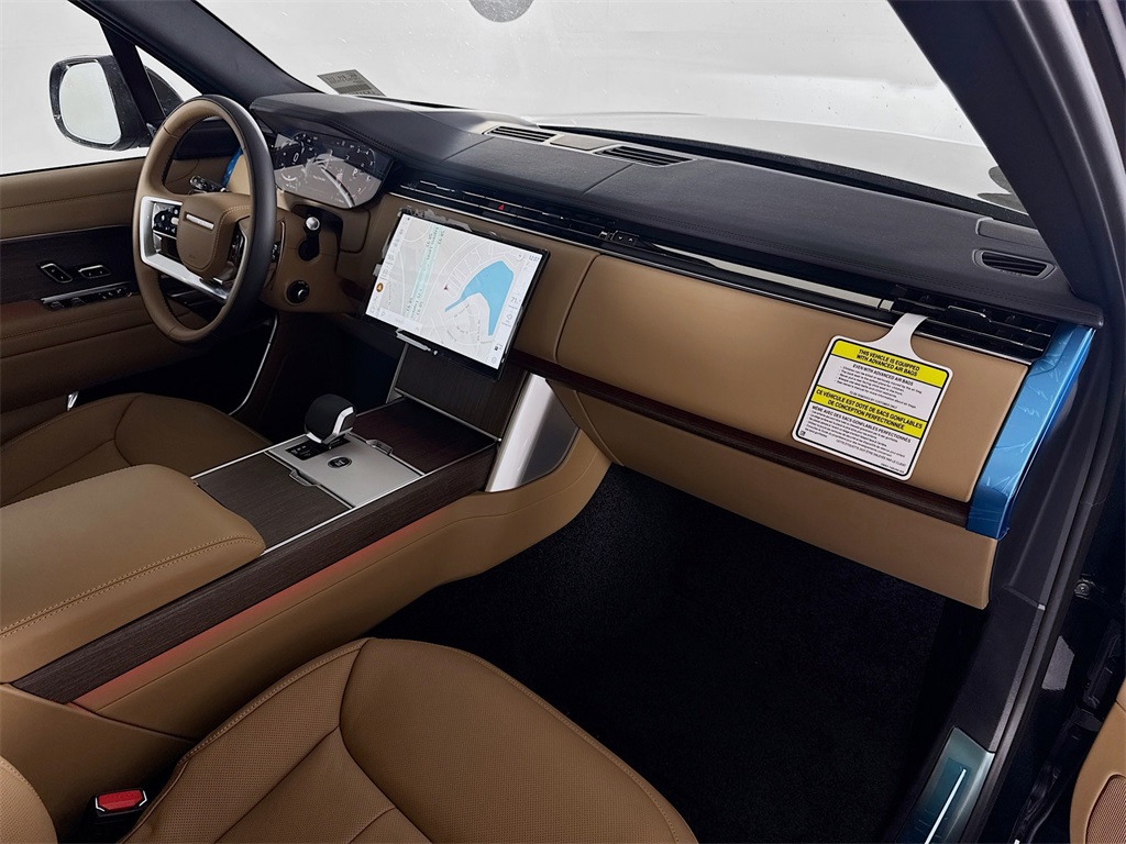 2025 Land Rover Range Rover SE photo 24