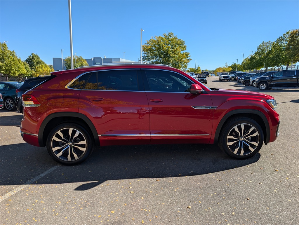 2022 Volkswagen Atlas Cross Sport V6 SEL Premium R-Line photo 5