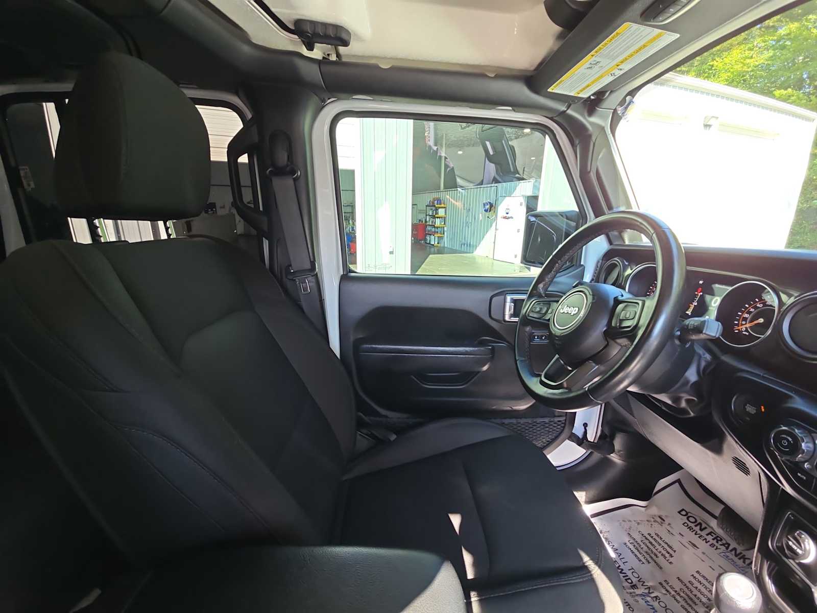 2022 Jeep Gladiator Altitude photo 10