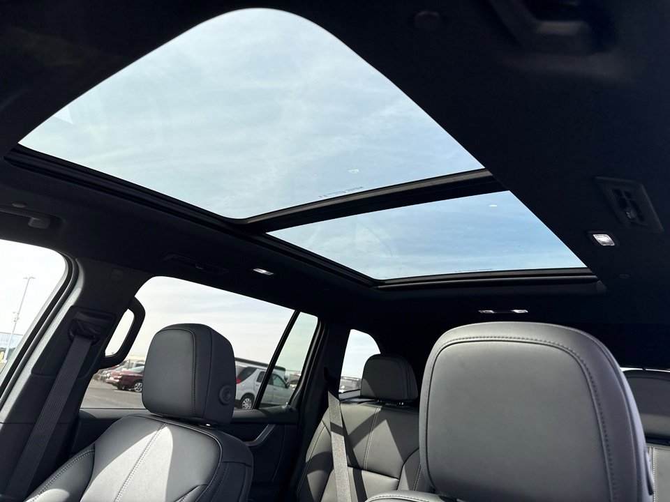 2025 GMC ACADIA - Image 28