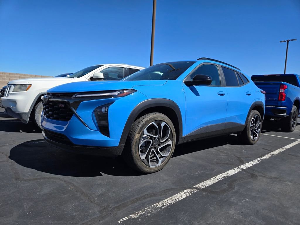 2024 Chevrolet Trax photo 2