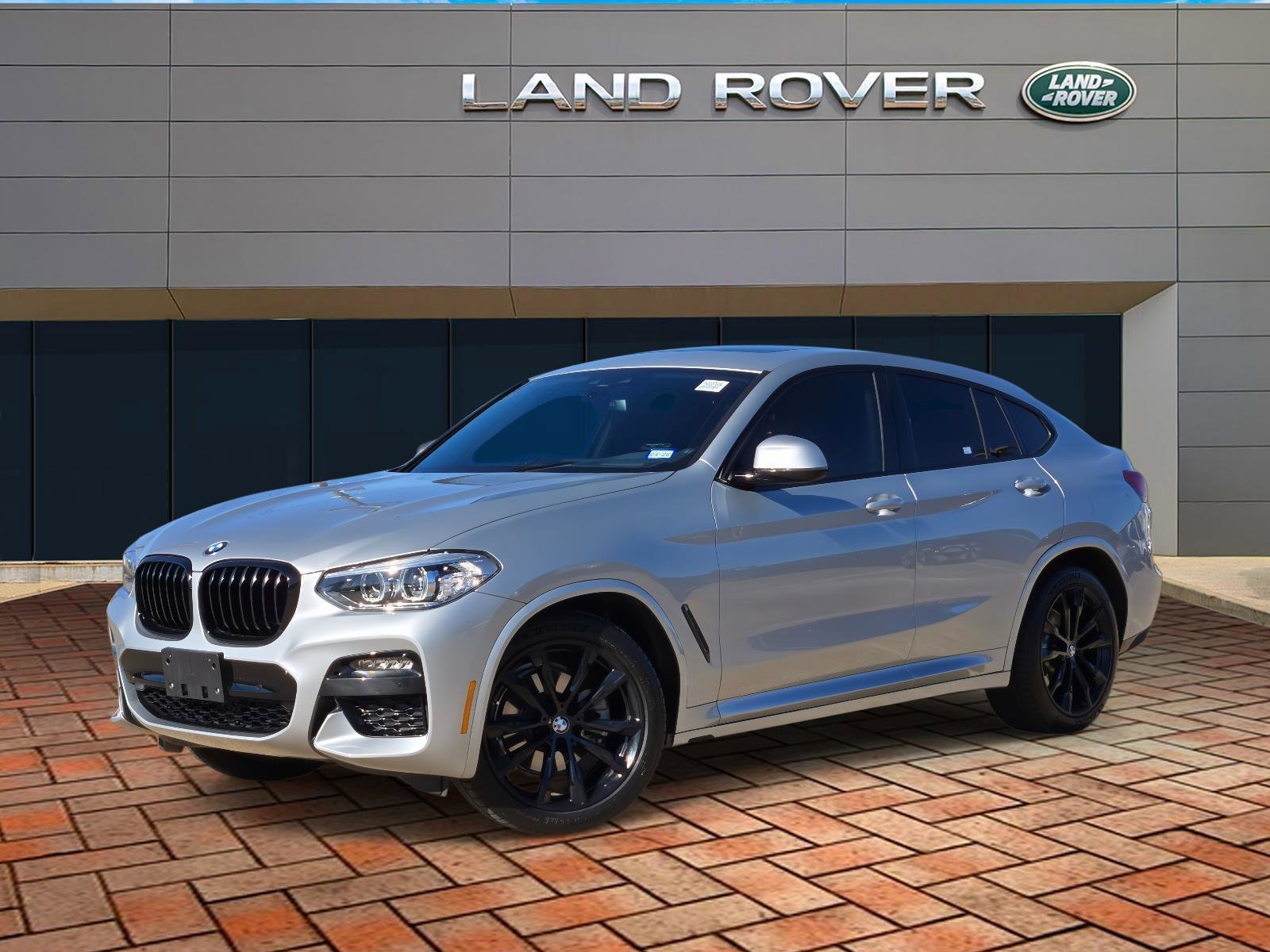 2021 BMW X4 30i's photo