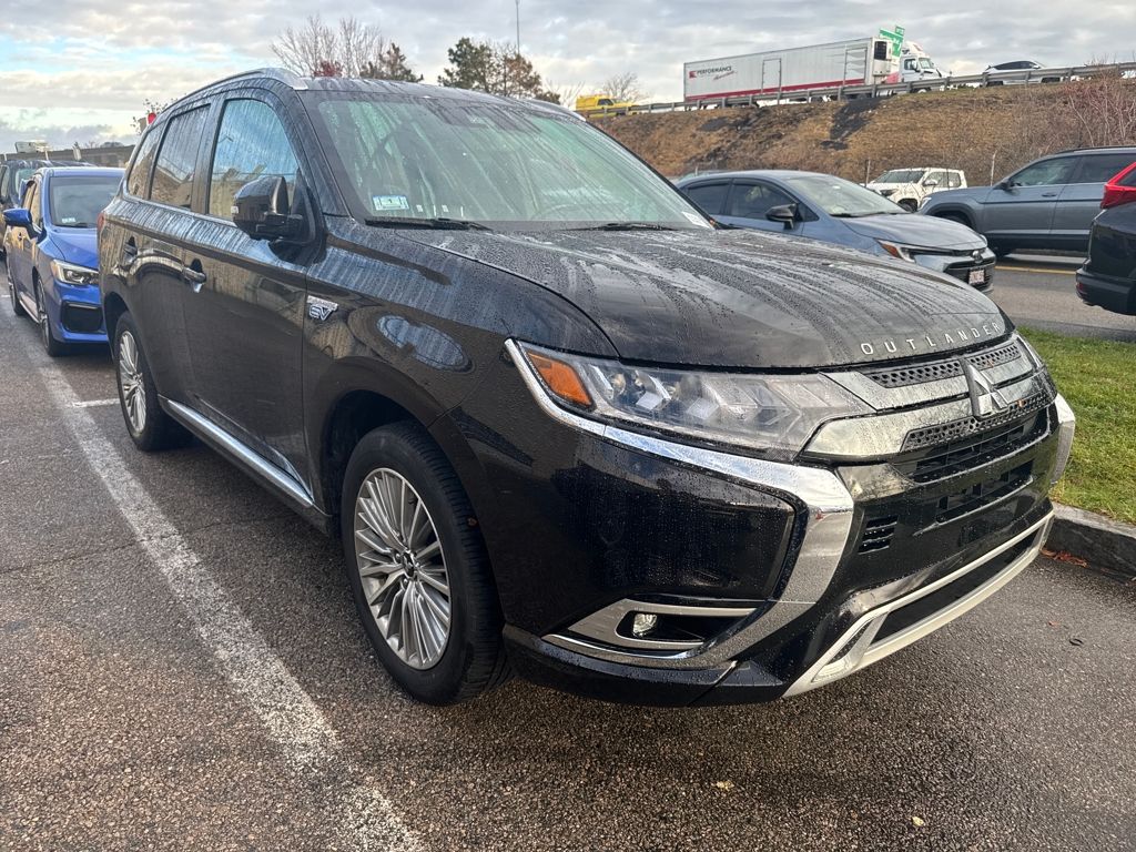 2021 Mitsubishi Outlander GT's photo