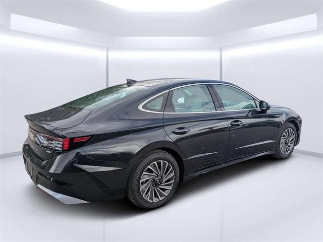 2025 Hyundai Sonata Hybrid SEL photo 3