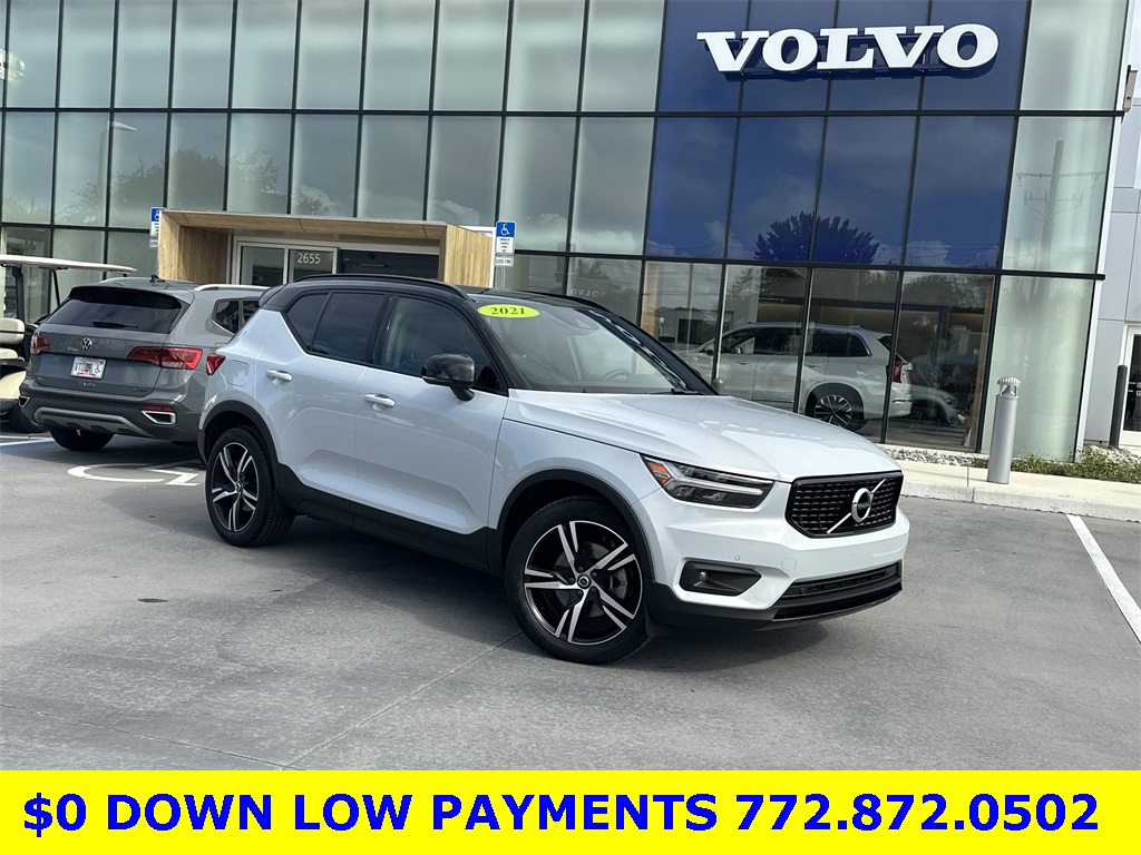 2021 Volvo XC40 R-Design's photo