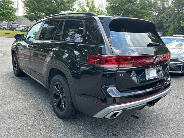 2025 Volkswagen Atlas SE Technology Peak Edition photo 5