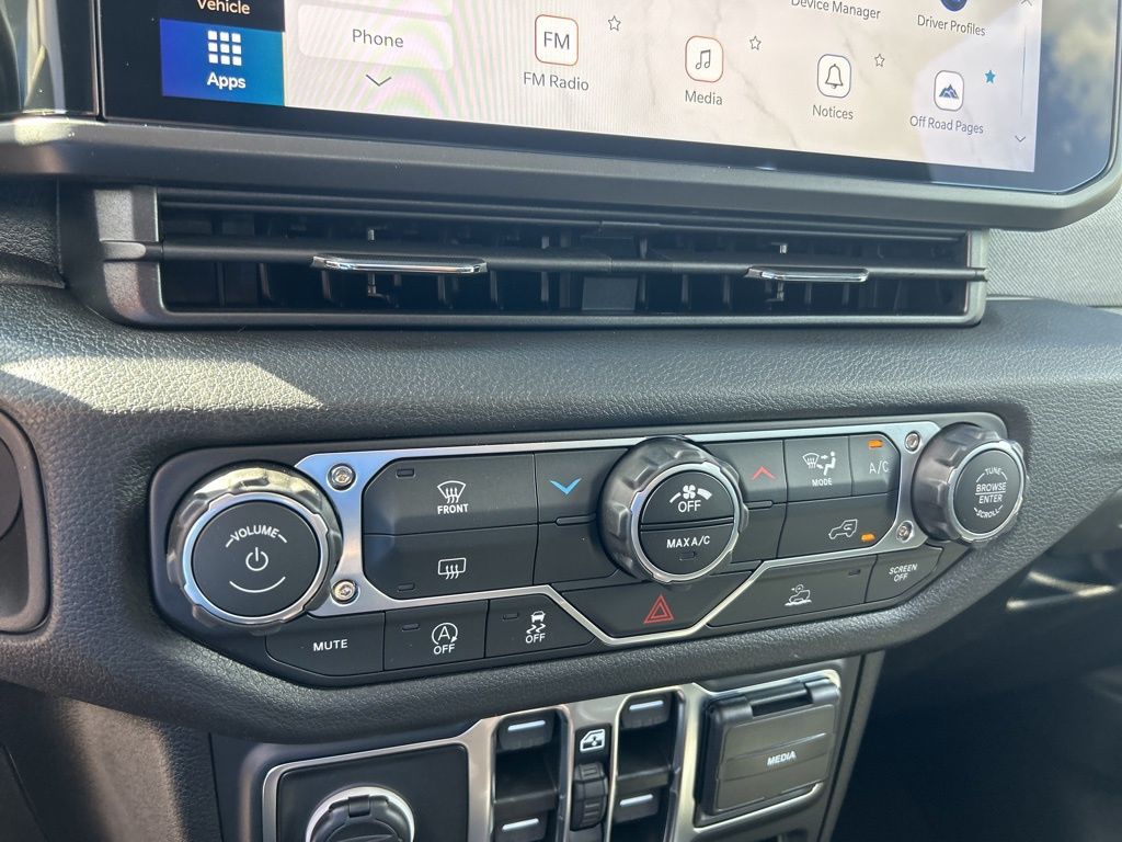 2025 Jeep Gladiator Sport photo 33