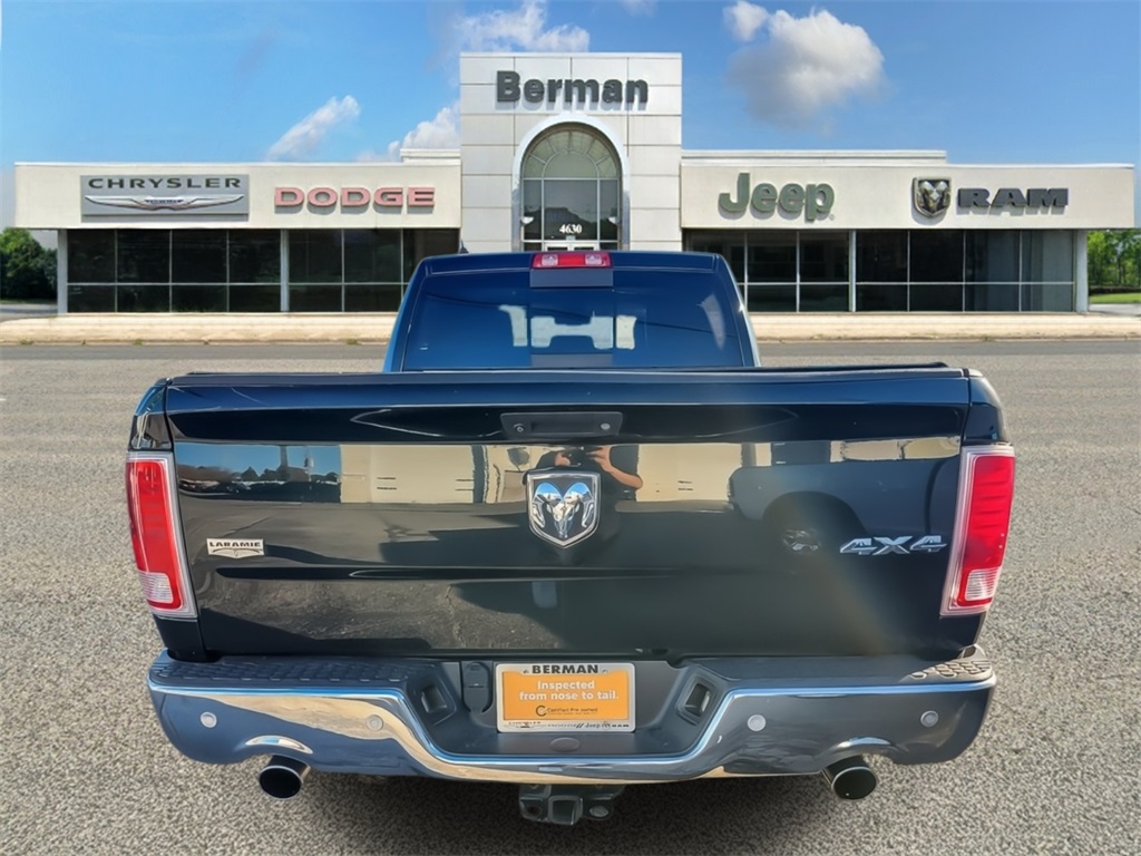 2017 Ram 1500 Laramie photo 4