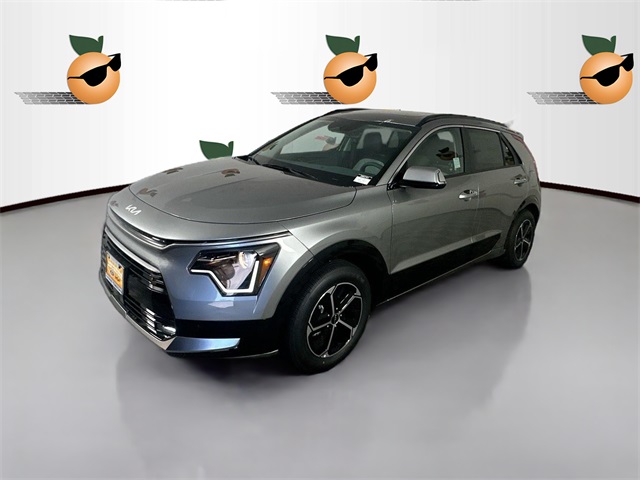2025 Kia Niro SX photo 3