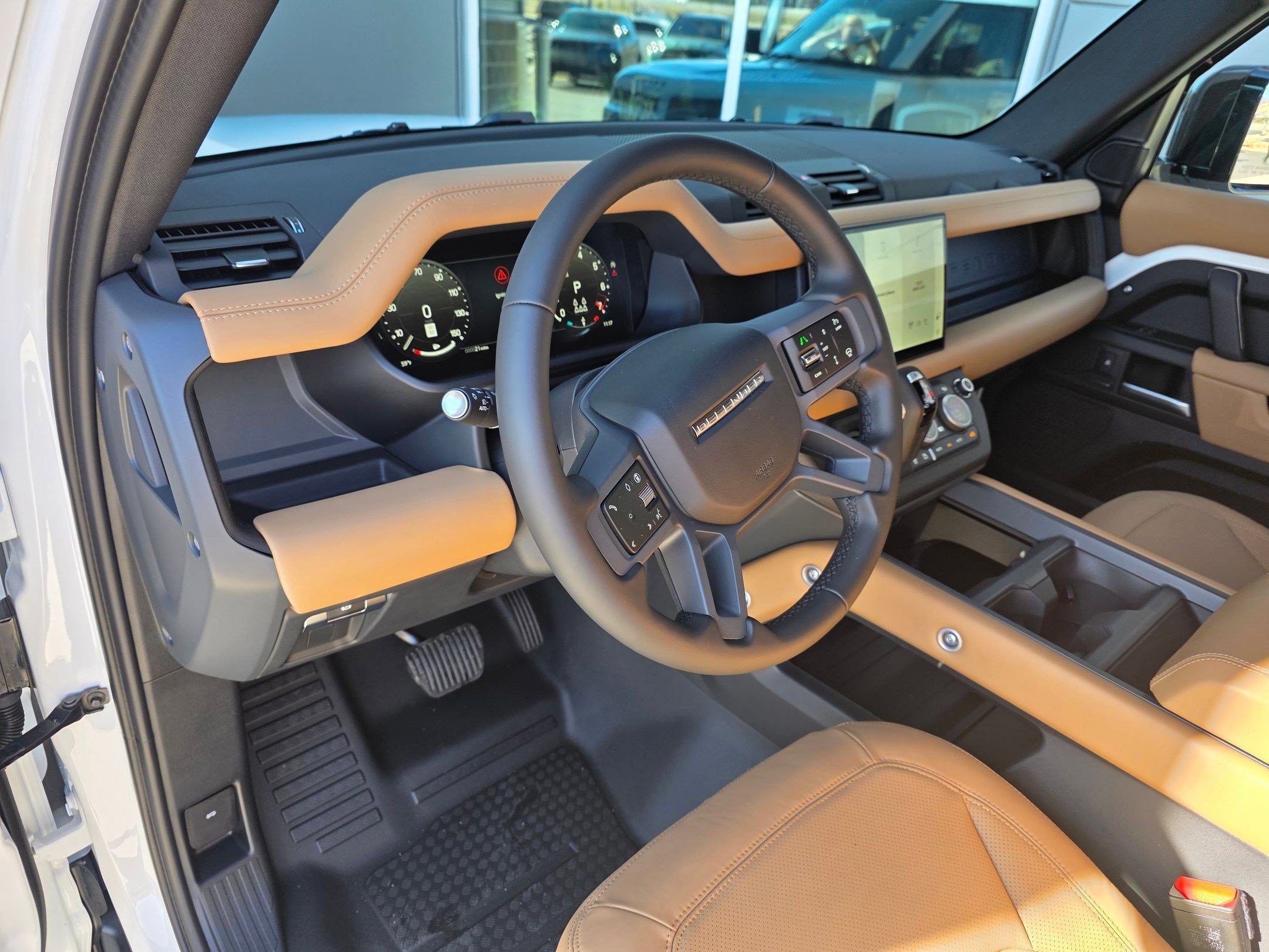 2025 Land Rover Defender S photo 2