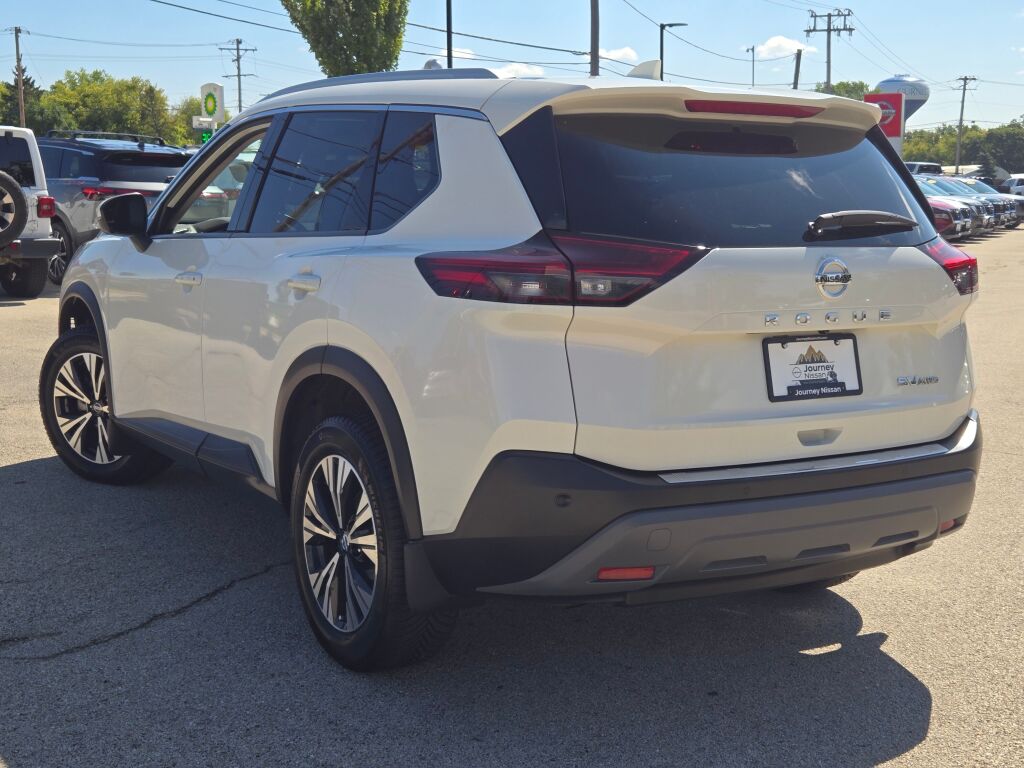 2021 Nissan Rogue SV photo 13