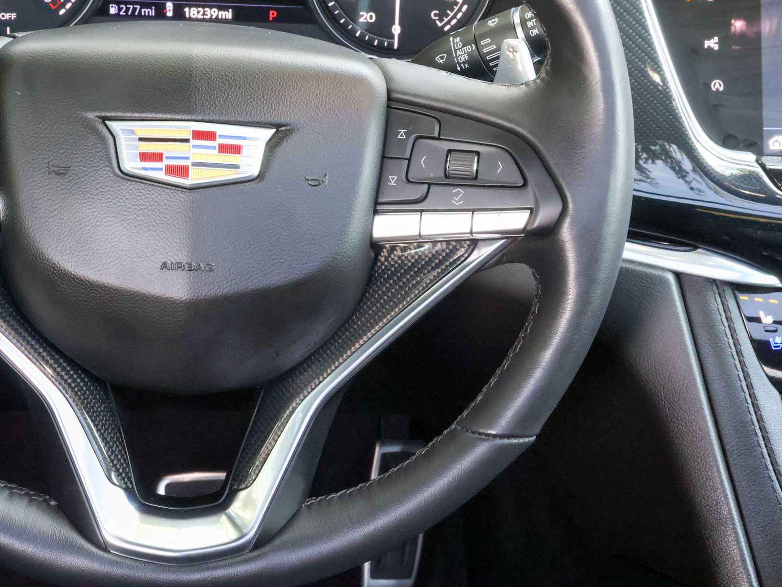 2024 Cadillac XT6 Sport photo 17