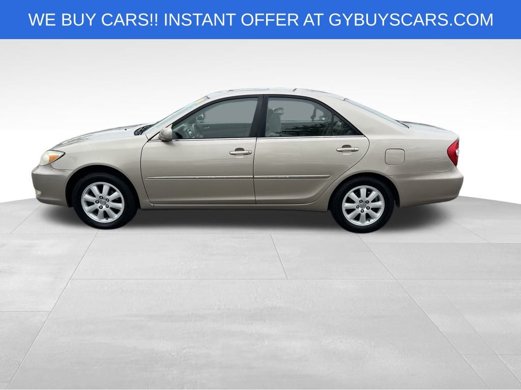 2004 Toyota Camry LE photo 2