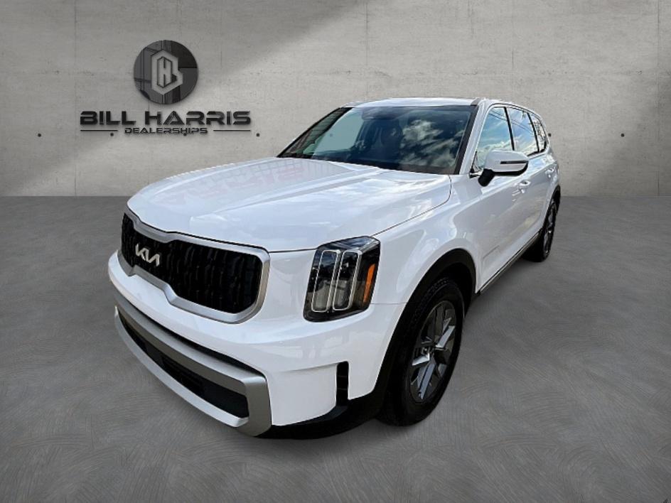 2023 Kia Telluride LX's photo