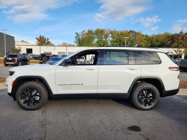 2025 Jeep Grand Cherokee Altitude X photo 2