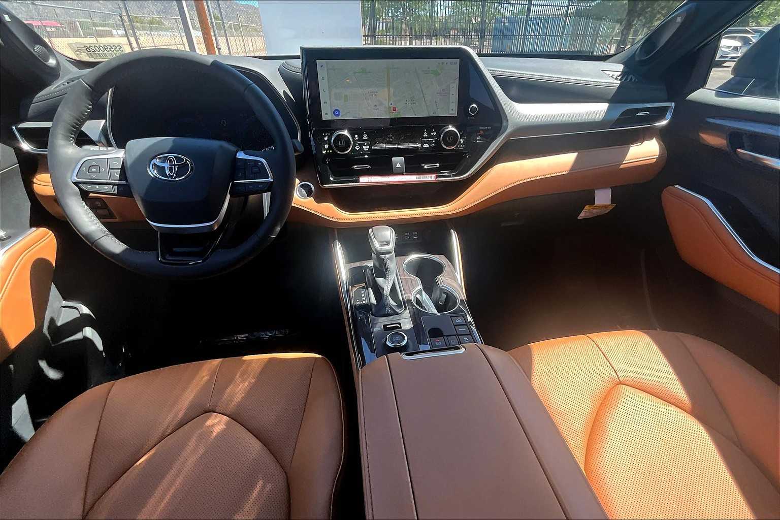 2025 Toyota Highlander Platinum photo 14