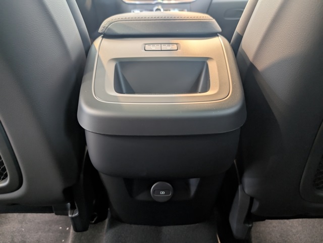2026 Volvo XC60 B5 Plus photo 23