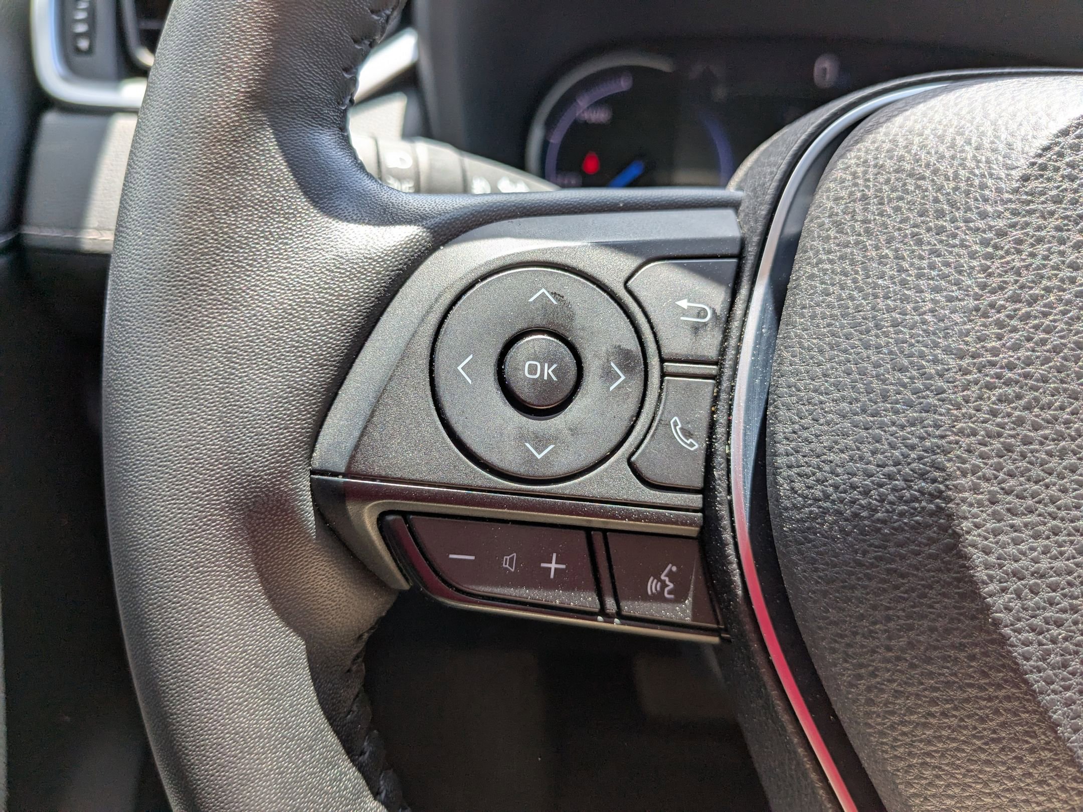 2022 Toyota RAV4 Hybrid Limited photo 16