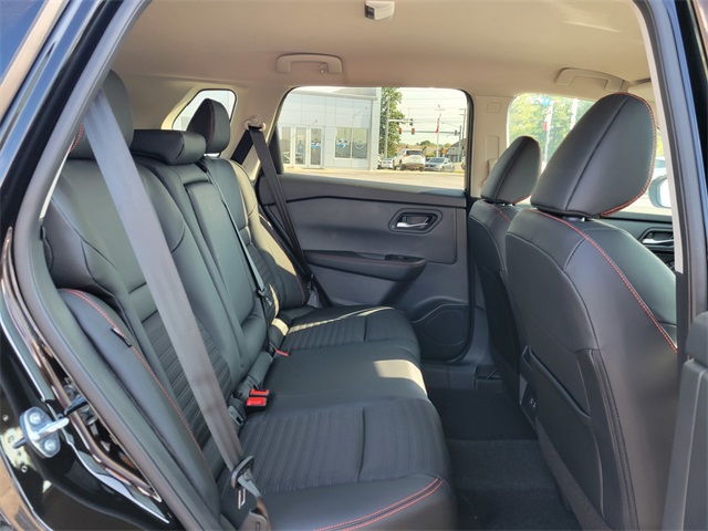 2026 Nissan Rogue SV photo 16