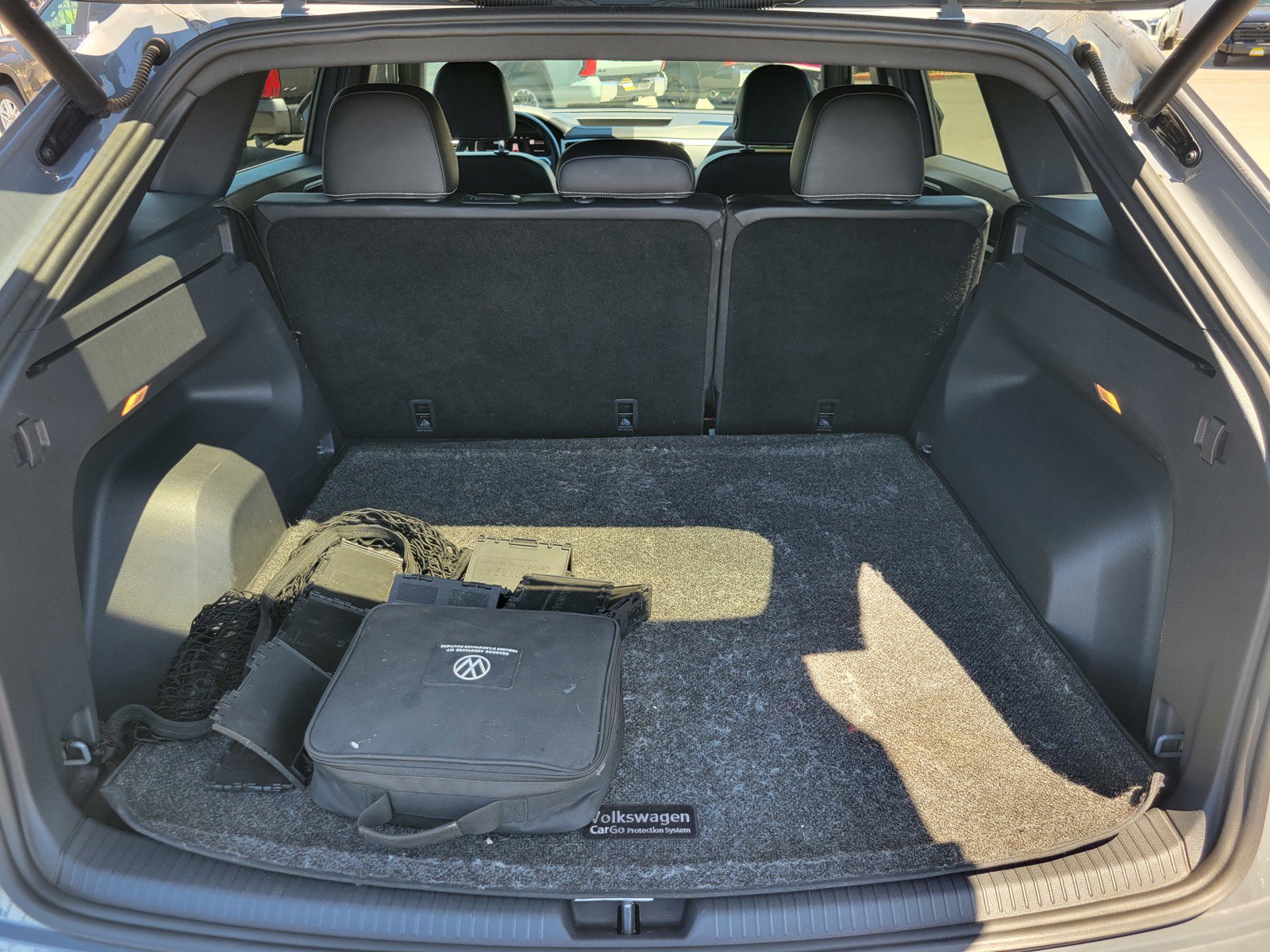 2022 Volkswagen Atlas Cross Sport SEL R-Line photo 24