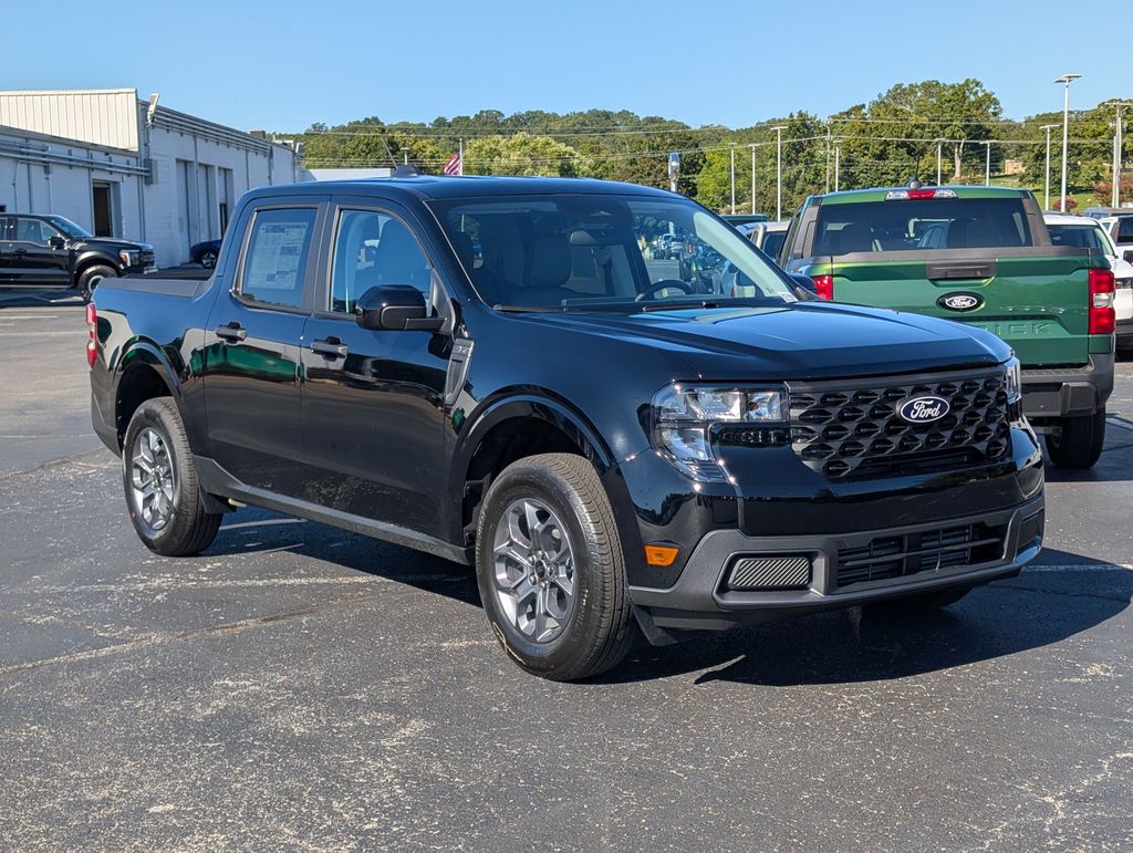 2025 Ford Maverick XLT photo 2