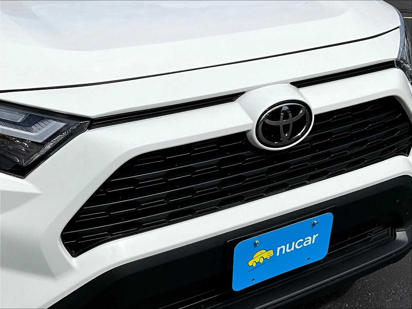 2023 Toyota RAV4 XLE photo 29