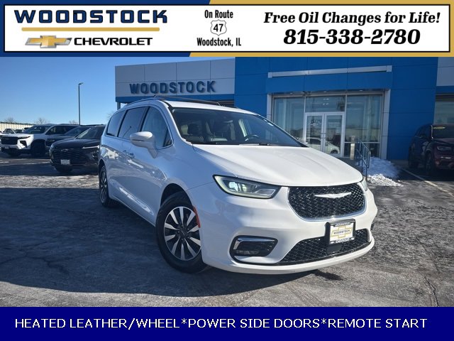 2021 Chrysler Pacifica Touring L's photo