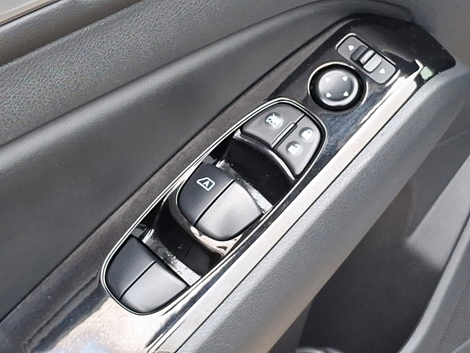 2024 Nissan Altima 2.5 SR photo 24