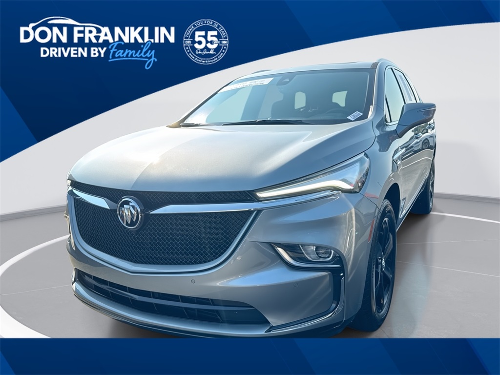 2023 Buick Enclave Essence's photo