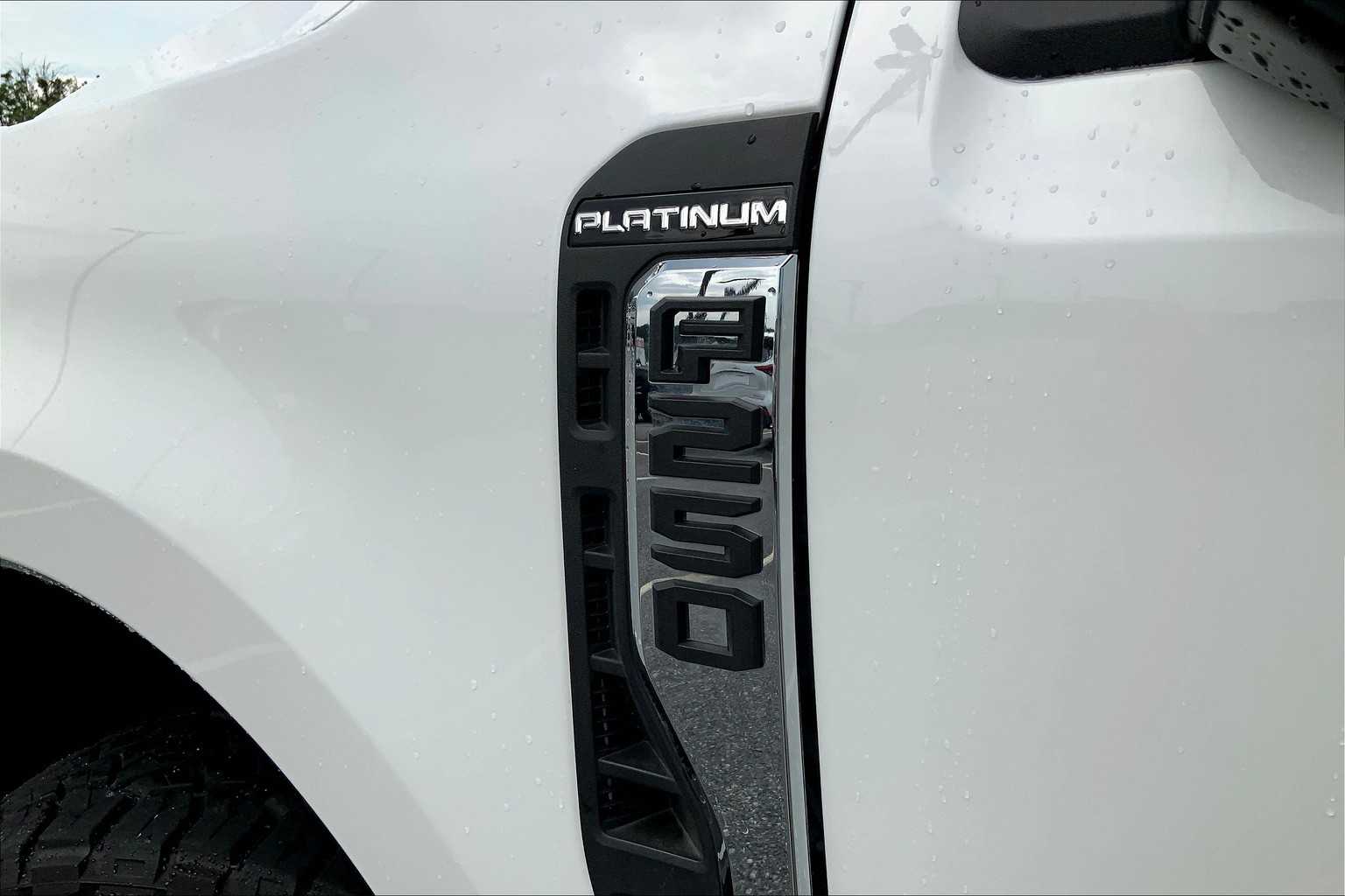 2024 Ford F-250 Platinum photo 17