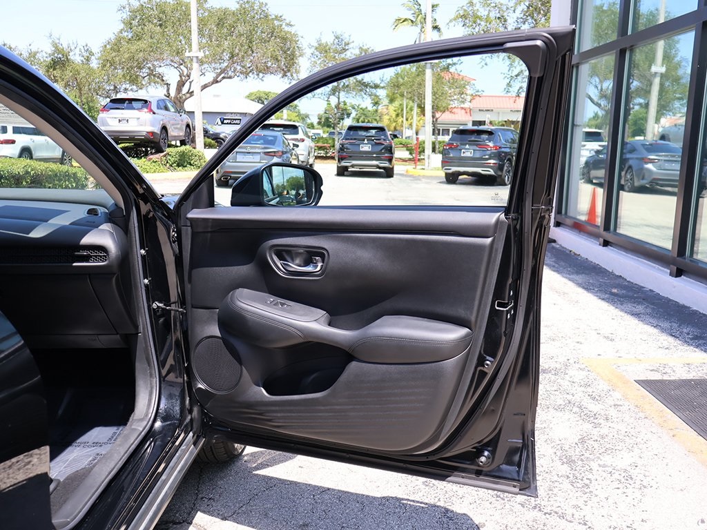 2023 Honda HR-V LX photo 15