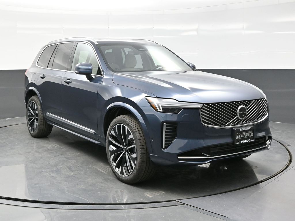 2026 Volvo XC90 Plus's photo