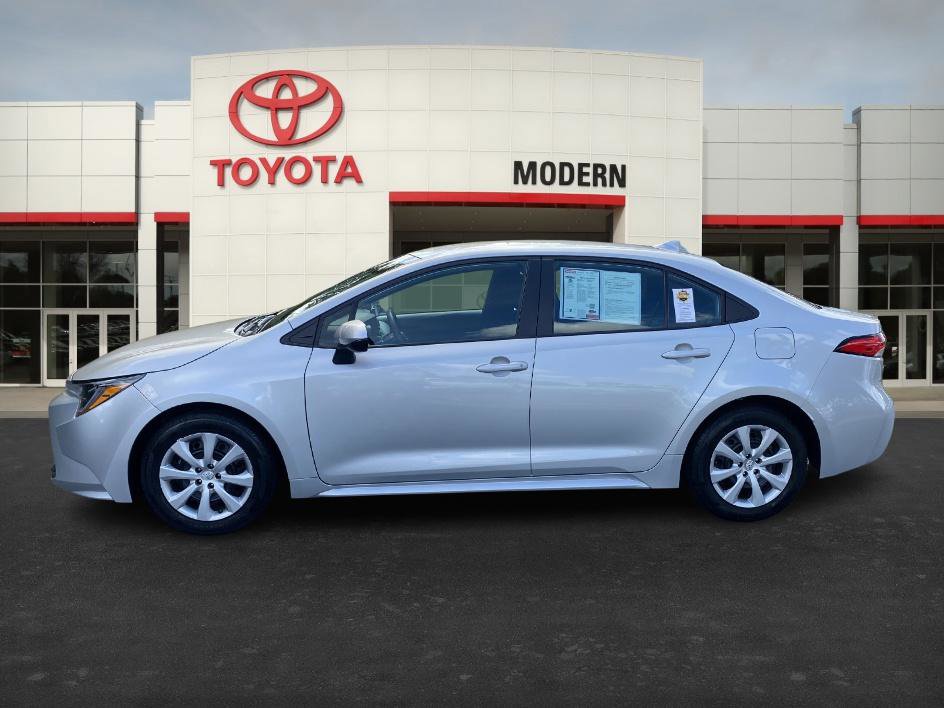 2023 Toyota Corolla LE photo 2
