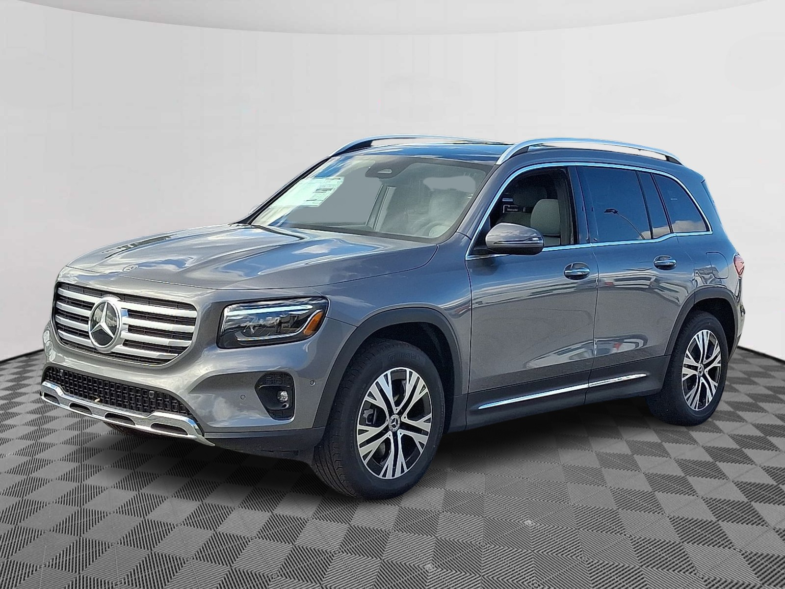 2026 Mercedes Benz GLB 250 4MATIC photo 3