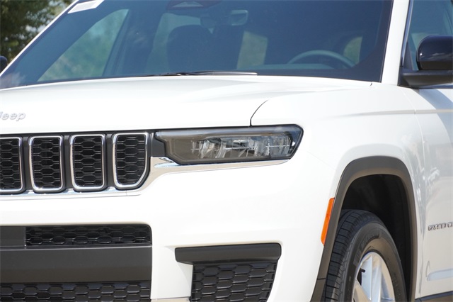2025 Jeep Grand Cherokee Laredo X photo 4