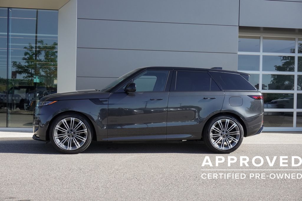 2025 Land Rover Range Rover Sport SE photo 5