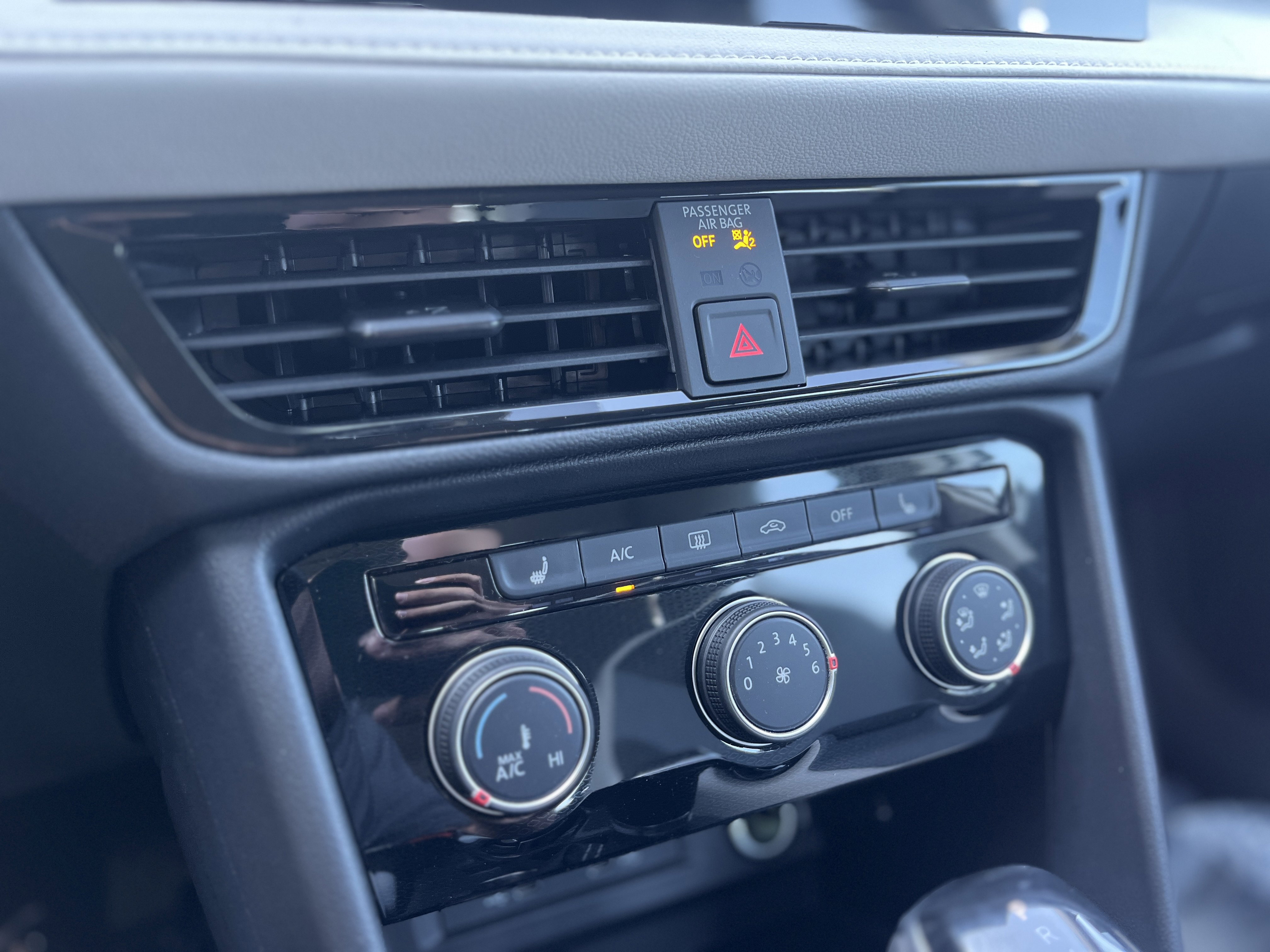 2025 Volkswagen Taos S photo 3