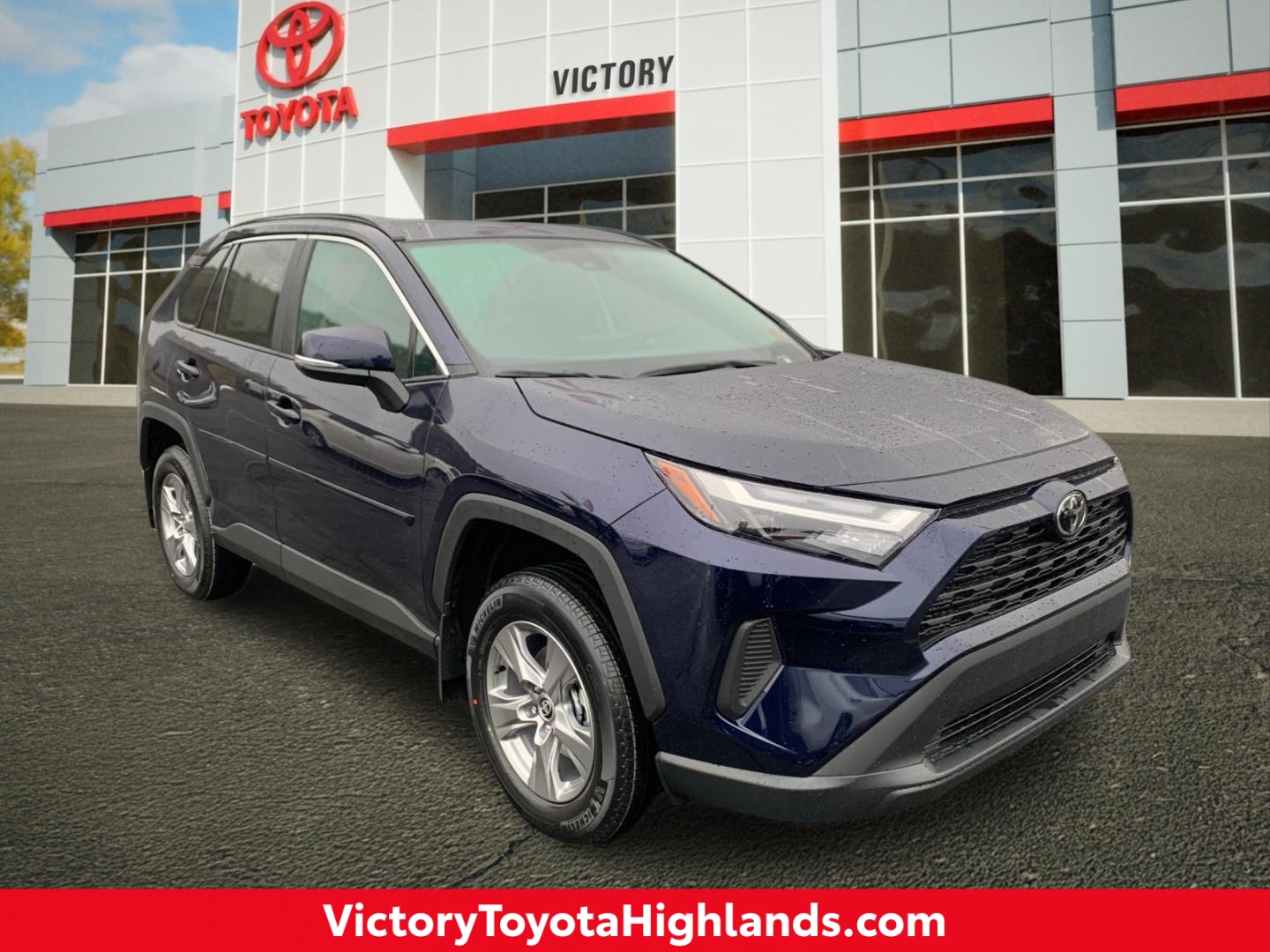 2025 Toyota RAV4 XLE's photo