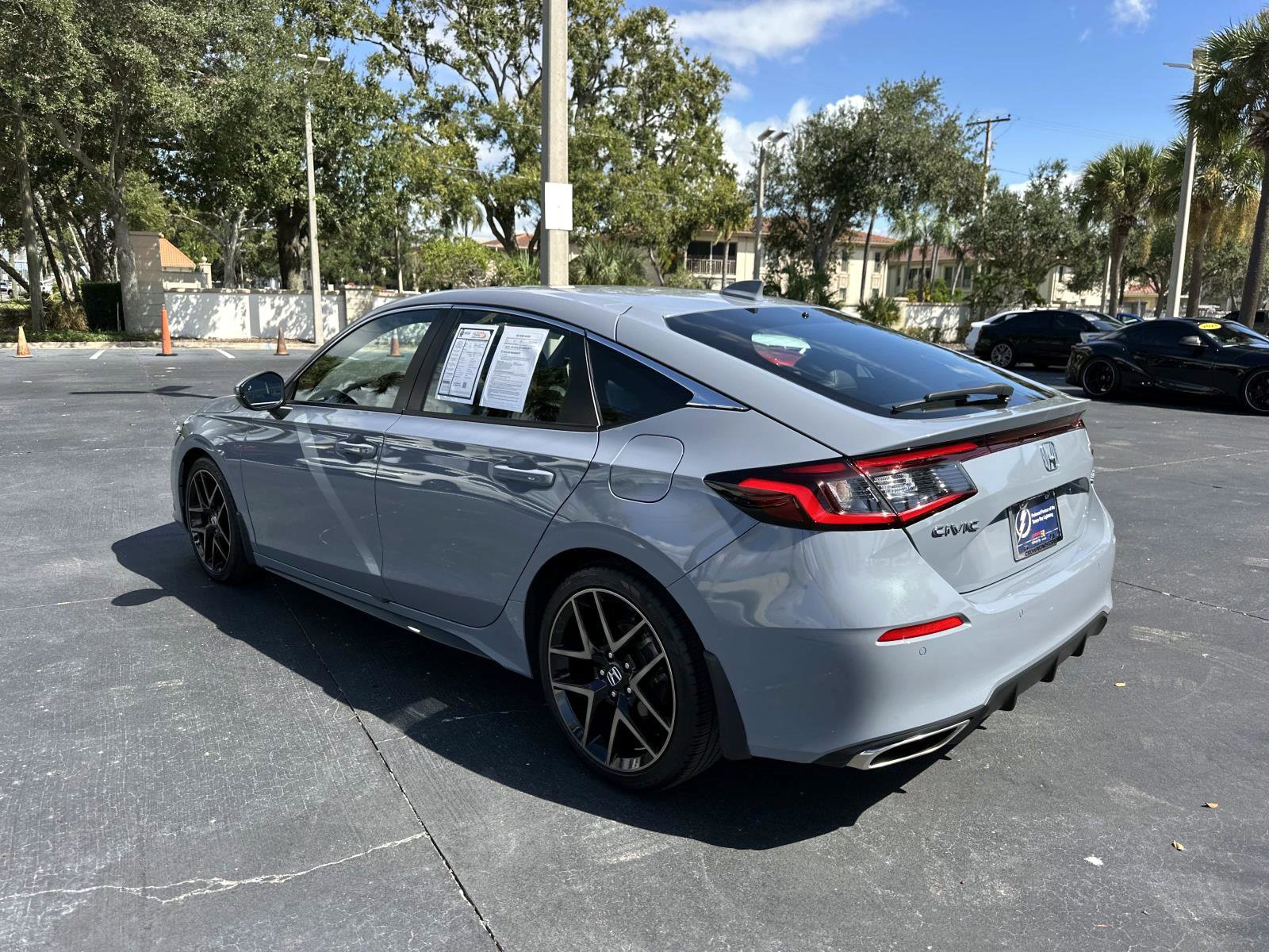 2022 Honda Civic Sport Touring Hatchback photo 4