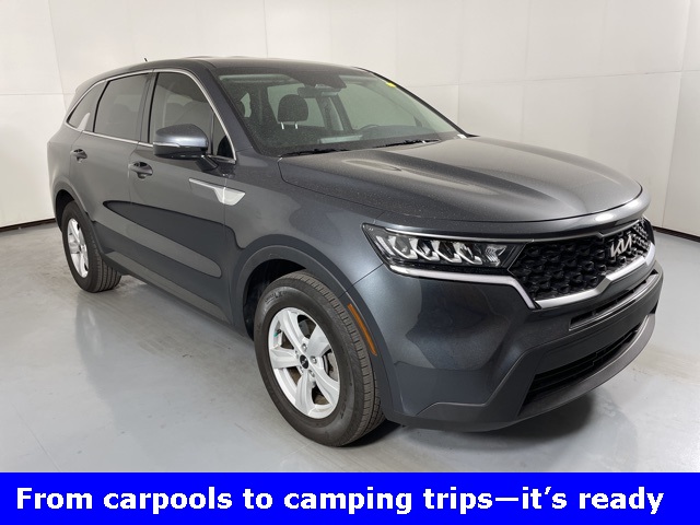 2022 Kia Sorento LX photo 2