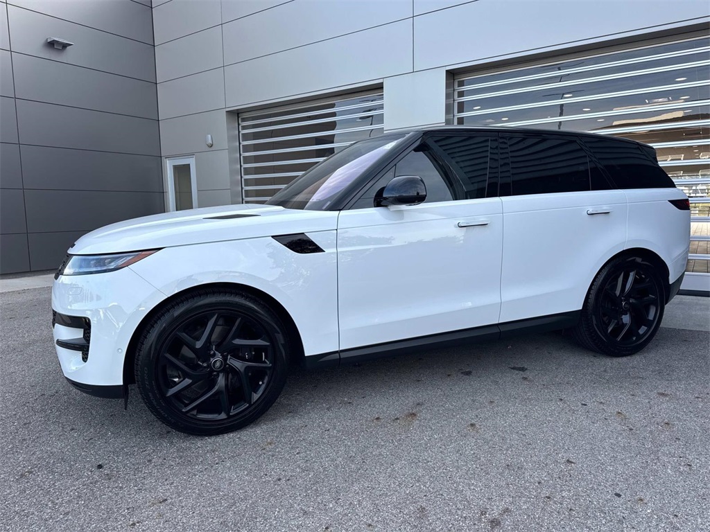 2023 Land Rover Range Rover Sport SE photo 2